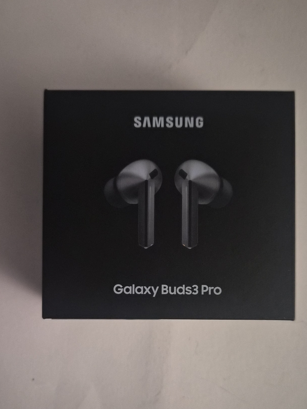 Samsung Galaxy Buds3 Pro - Black Charging Case and Earbuds